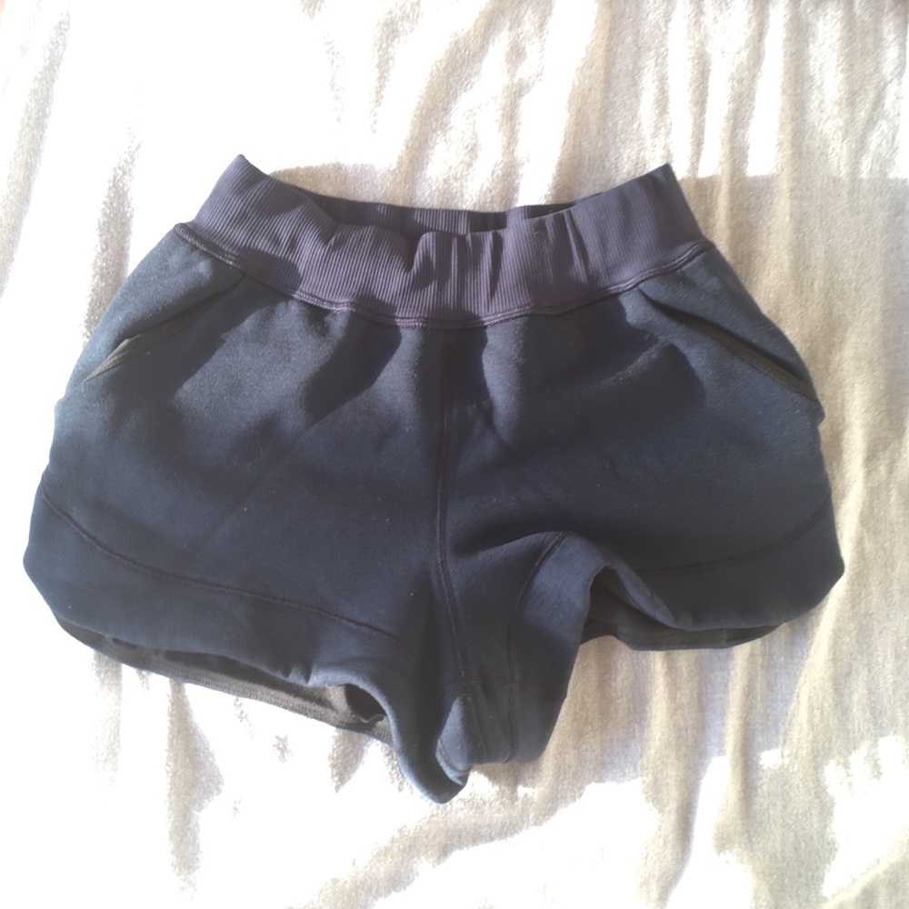 Lulu navy stretchy shorts